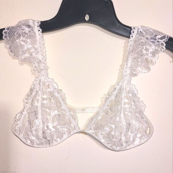 GOOSEBERRY Intimates Women's Sexy Lace Coquette Triangle Bralette White Size XS - Picture 7 of 13
